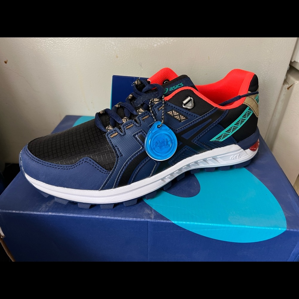 Brand new ASICS